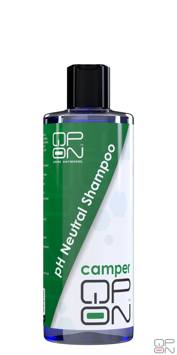 Camper Series - Neutral Shampoo qp-on
pH-neutrale shampoo speciaal voor het reinigen van caravans, afgebeeld in een kunststof fles.